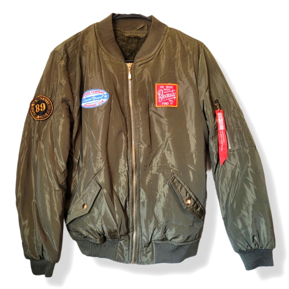 PUFFER JACKET MEN OR WOMENS PATCHED ZIP UP SIDE ZIPPER SIZE LARGE
